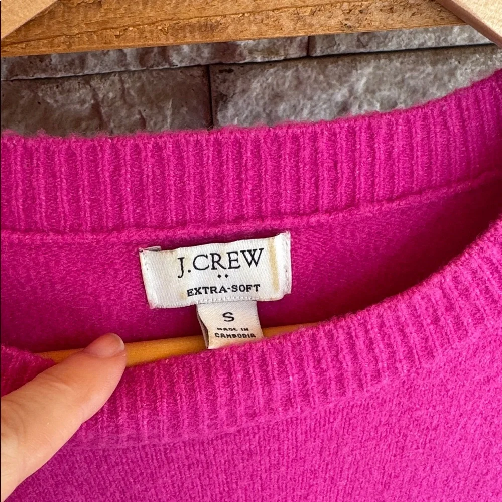 J. Crew Vibrant Pink Sweater in Extra-Soft Yarn, sz smal